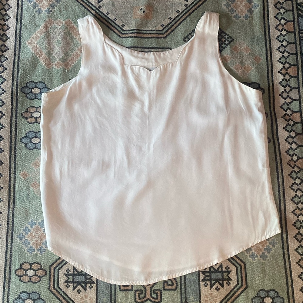 Vintage AK Collectible tank top blouse with scalloped neckline